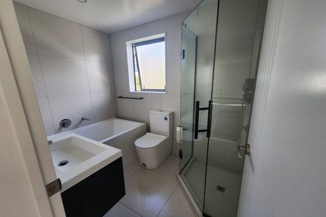 Photo of property in 27 Deep Creek Road, Waiake, Auckland, 0630