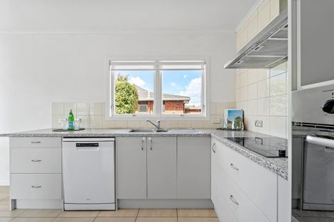 Photo of property in 1/49 Shakespeare Road, Milford, Auckland, 0620