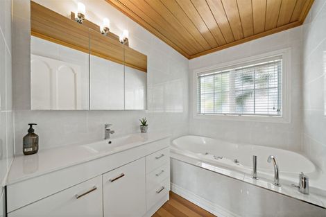 Photo of property in 2/26 Esmonde Road, Takapuna, Auckland, 0622