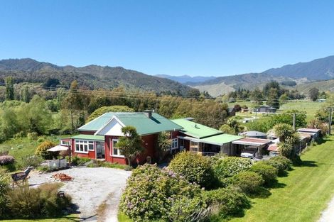 Photo of property in 28 Grey Street, Murchison, 7007