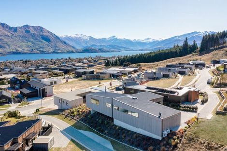 Photo of property in 6 Akitu Rise, Wanaka, 9305