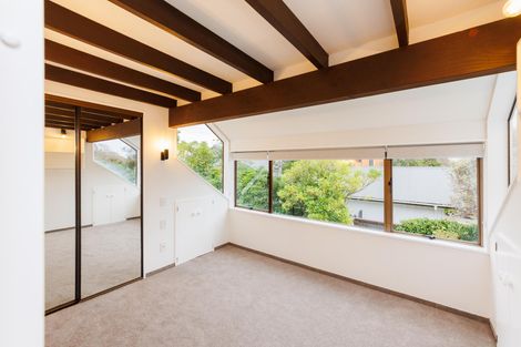 Photo of property in 25 Heathcote Place, Fitzherbert, Palmerston North, 4410