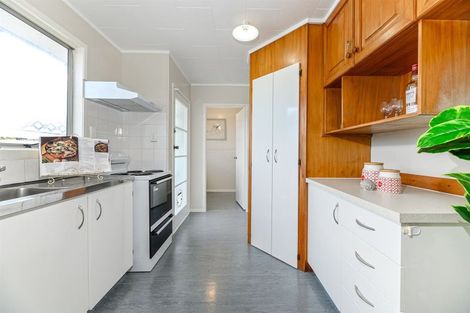 Photo of property in 27 Lavery Place, Sunnynook, Auckland, 0632