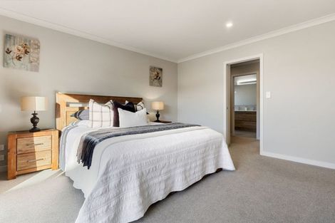 Photo of property in 32 Hugo Shaw Drive, Cambridge, 3434