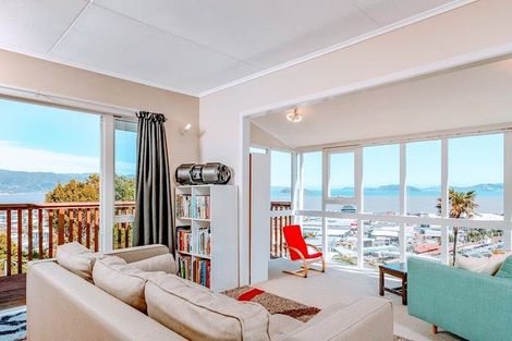 Photo of property in 36 Rakeiora Grove, Korokoro, Lower Hutt, 5012