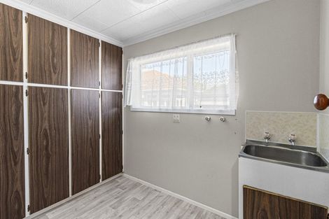 Photo of property in 20-20a Huatoki Street, Vogeltown, New Plymouth, 4310