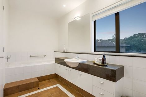 Photo of property in 235 Bleakhouse Road, Mellons Bay, Auckland, 2014