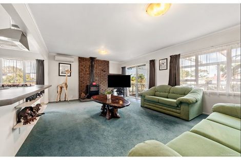 Photo of property in 13 Gladfield Lane, Te Atatu Peninsula, Auckland, 0610