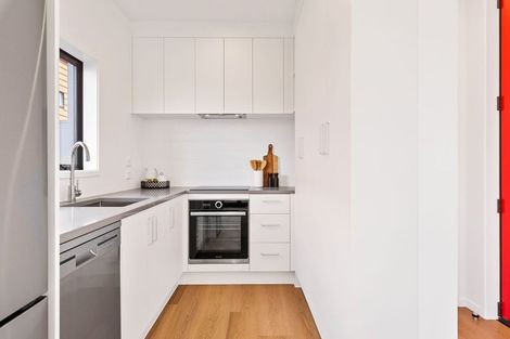 Photo of property in 2 Kotuitui Street, Manukau, Auckland, 2104