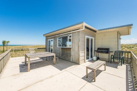 Photo of property in 29 Nukumaru Parade, Waiinu Beach, Whanganui, 4588