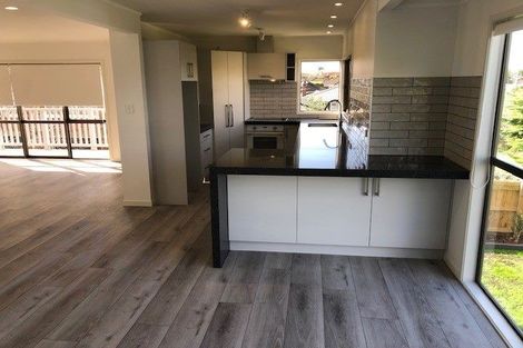 Photo of property in 2/12 Stanley Avenue, Milford, Auckland, 0620