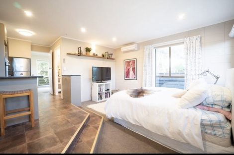 Photo of property in 15 Raglan Avenue, Cloverlea, Palmerston North, 4412