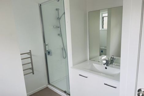 Photo of property in 3/122 Archers Road, Glenfield, Auckland, 0629