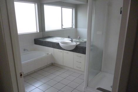 Photo of property in 112 Bob Charles Drive, Golflands, Auckland, 2013