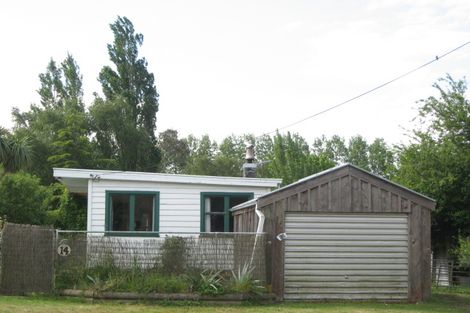 Photo of property in 14 Queens Avenue, Waikuku Beach, 7402