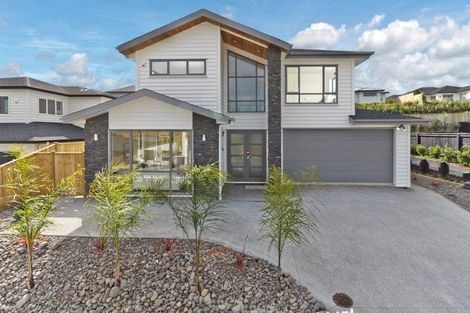 Photo of property in 10 Syd Grant Crescent, Orewa, 0931