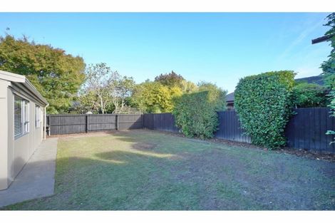 Photo of property in 6 Banff Place, Avonhead, Christchurch, 8042