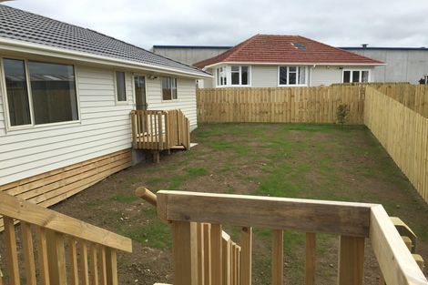 Photo of property in 68a Kelman Road, Kelston, Auckland, 0602