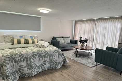 Photo of property in 4 Beverley Road, Stanmore Bay, Whangaparaoa, 0932