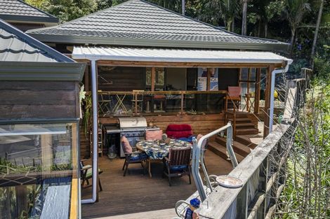 Photo of property in 2 Pohutukawa Grove, Whitianga, 3510