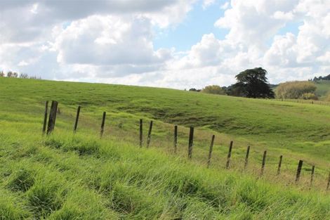 Photo of property in 16 Matai Drive, Maungaturoto, 0520