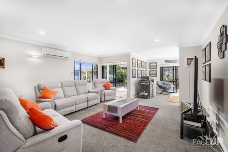 Photo of property in 57 Wiseley Road, West Harbour, Auckland, 0618