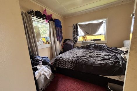 Photo of property in 1/869 East Coast Road, Northcross, Auckland, 0632