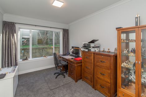 Photo of property in 6 Rushden Rise, Westmorland, Christchurch, 8025