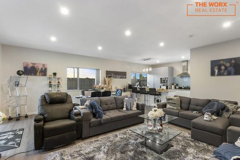 Photo of property in 11 Regis Park Drive, Pukekohe, 2120