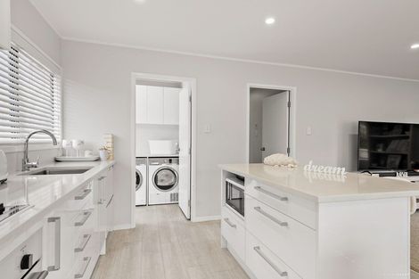 Photo of property in 7 Redlands Grove, Swanson, Auckland, 0612