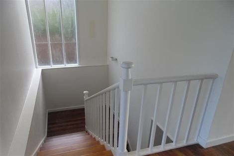 Photo of property in 17a Bournemouth Terrace, Murrays Bay, Auckland, 0630