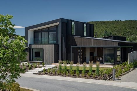 Photo of property in 16 Robrosa Street, Wanaka, 9305