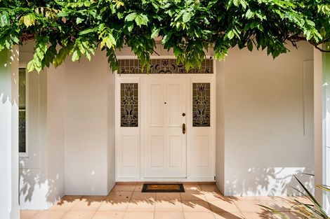 Photo of property in 137 Kings Crescent, Hutt Central, Lower Hutt, 5010