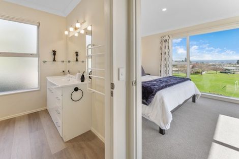 Photo of property in 12 Wiltshire Place, Stoke, Nelson, 7011