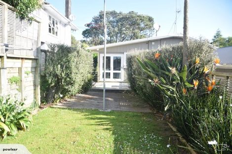 Photo of property in 1/15 Beulah Avenue, Rothesay Bay, Auckland, 0630