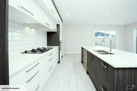 Photo of property in 52 Schoolside Road, Kumeu, 0810