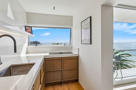 Photo of property in Seaview Apartments, 13/64 Milford Road, Milford, Auckland, 0620
