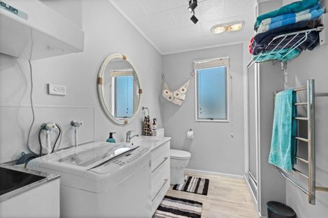 Photo of property in 143 Oakura Road, Oakura, Hikurangi, 0184