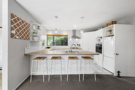 Photo of property in 9 Gwen Place, Redwood, Christchurch, 8051