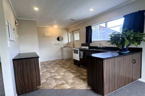 Photo of property in 128 Commercial Street, Takaka, 7110