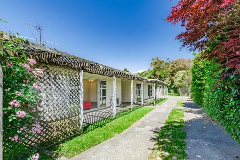 Photo of property in 15 Park Avenue, Waikanae, 5036