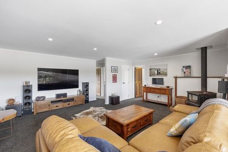 Photo of property in 525 Valley Road, Kaiwaka, 0573