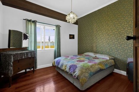 Photo of property in 21 Egmont Street, Patea, 4520