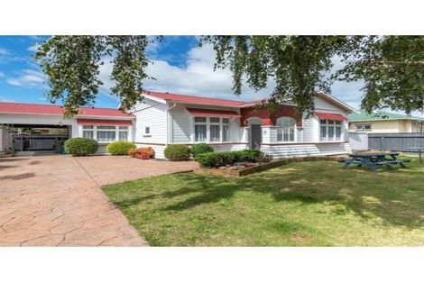 Photo of property in 70 Chelwood Street, Takaro, Palmerston North, 4412