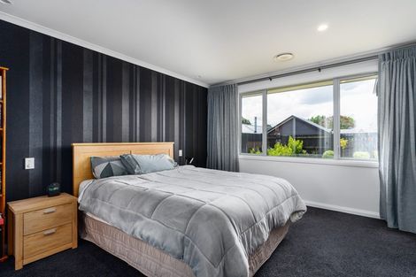 Photo of property in 101 Johnstone Drive, Fitzherbert, Palmerston North, 4410