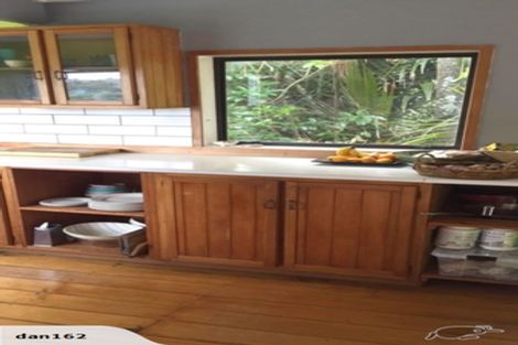 Photo of property in 21 Rauhuia Crescent, Parau, Auckland, 0604