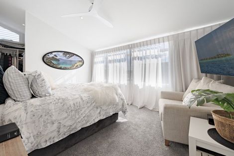 Photo of property in 112 Karewa Parade, Papamoa Beach, Papamoa, 3118