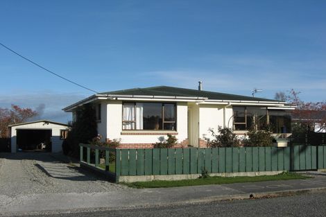 Photo of property in 1 Burrows Street, East Gore, Gore, 9710