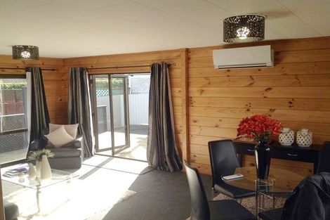 Photo of property in 1/202 Te Atatu Road, Te Atatu South, Auckland, 0610