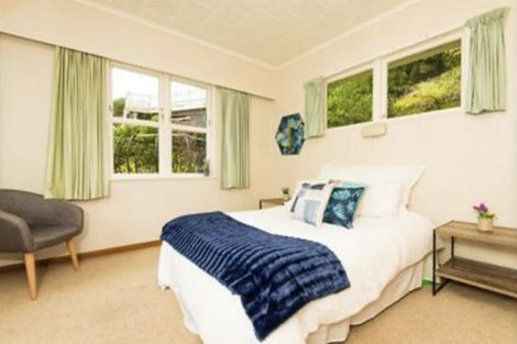 Photo of property in 74 Dowse Drive, Maungaraki, Lower Hutt, 5010